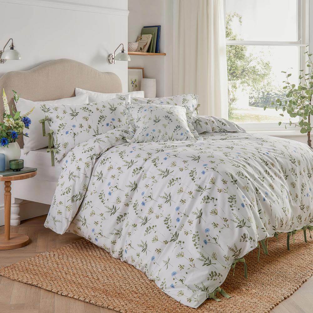 Wylder Meadow Floral White/Cornflower Duvet Cover Set